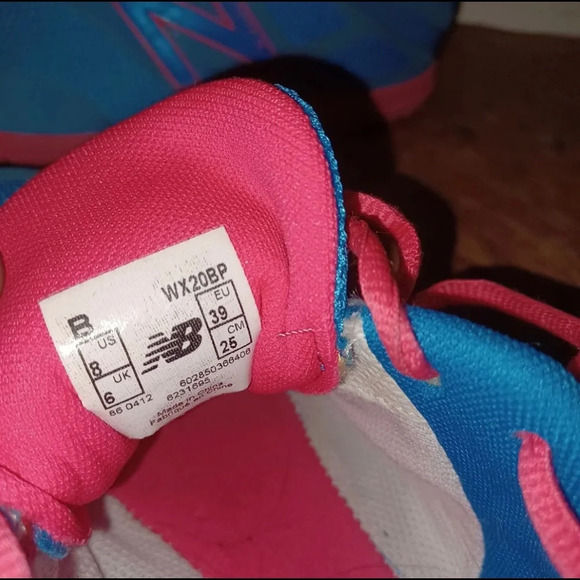 NEW BALANCE Minimus Running shoe womans size 8 Sky Blue And Pink. (67 Box 9) - Picture 8 of 10